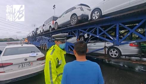 巴黎圣日耳曼v博塔福格RJ _上海高速惊现52米“贪吃车”巴黎圣日耳曼v博塔福格RJ !民警惊了:你这不是火车啊!