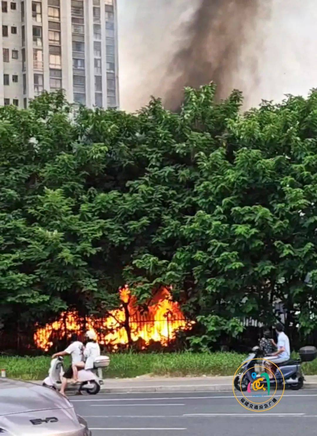 FIBA男篮世界杯U19_福州一小区发生火灾FIBA男篮世界杯U19,现场火势较大、浓烟滚滚!
