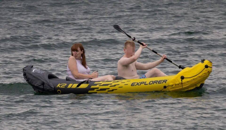 皇冠會員申請_金正恩女儿首登国际舞台皇冠會員申請,引爆接班传闻!英国首相被架空,工党内斗成全武行…