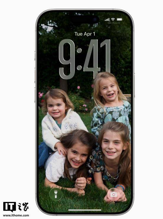 广岛东洋鲤鱼队vs横滨湾星队_苹果 iOS 26 正式版推送：全新液态玻璃设计、AI 功能改进