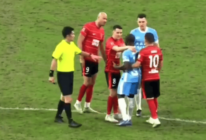 皇冠信用网怎么租
_重罚皇冠信用网怎么租
？曝河南队外援阿奇姆彭遭球迷种族歧视 辱骂+竖中指