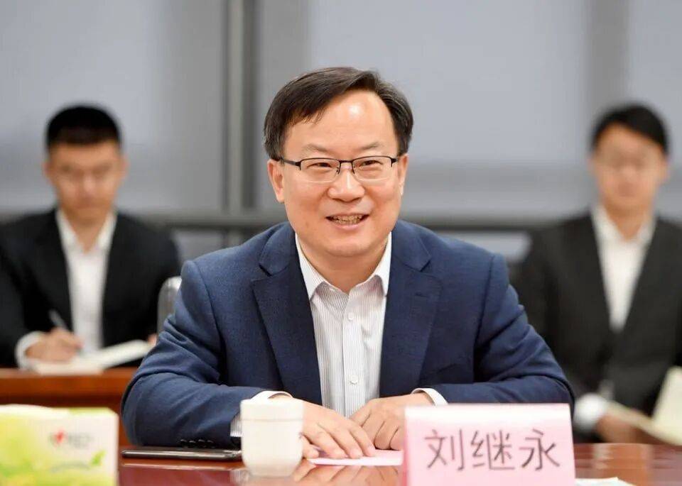 足球外围买球网站
_山东省委决定：刘继永、邹庆忠职务调整