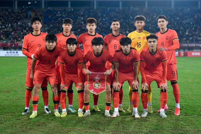 皇冠信用盘可以占几成
_熊猫杯｜U22国足末轮战 乌兹别克斯坦排兵布阵有讲究