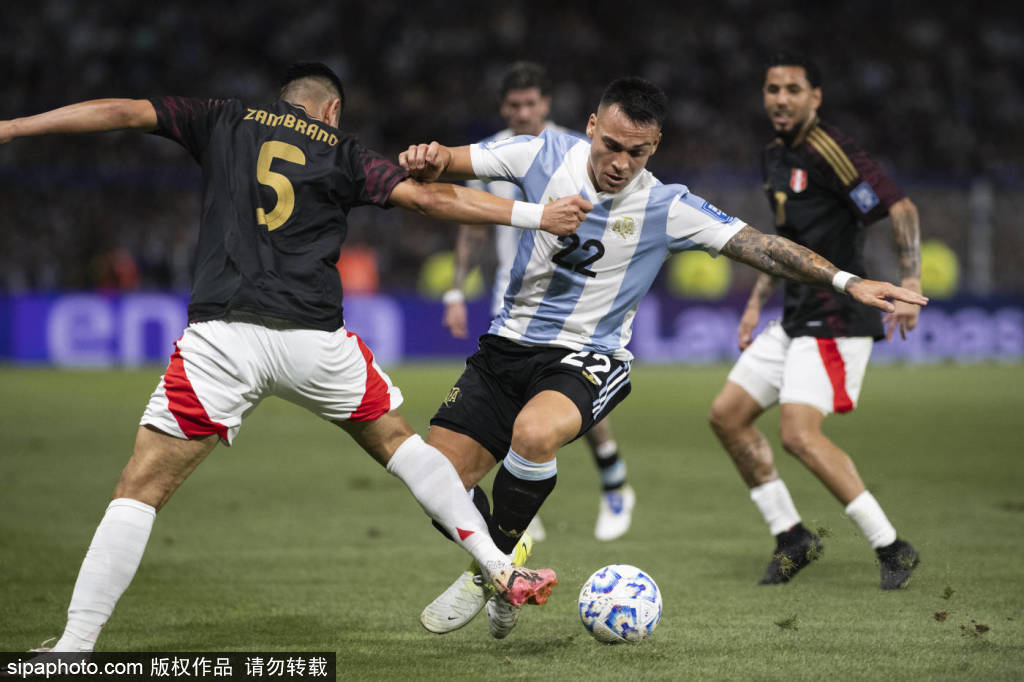 皇冠信用网开户_梅西1球3助率队晋级皇冠信用网开户，赛后与辛辛那提球员换球衣，感动全场！