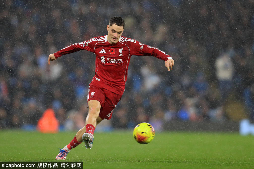 体育皇冠信用网_观战台：阿森纳大战切尔西 曼城巴萨利物浦盼止颓势