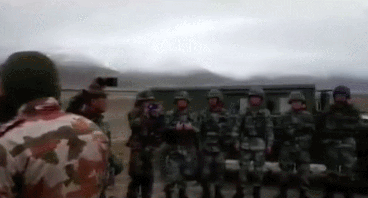 棒球
_祁团长:“放你X的狗屁棒球
!不想打仗就滚!”这才是最过瘾的脏话