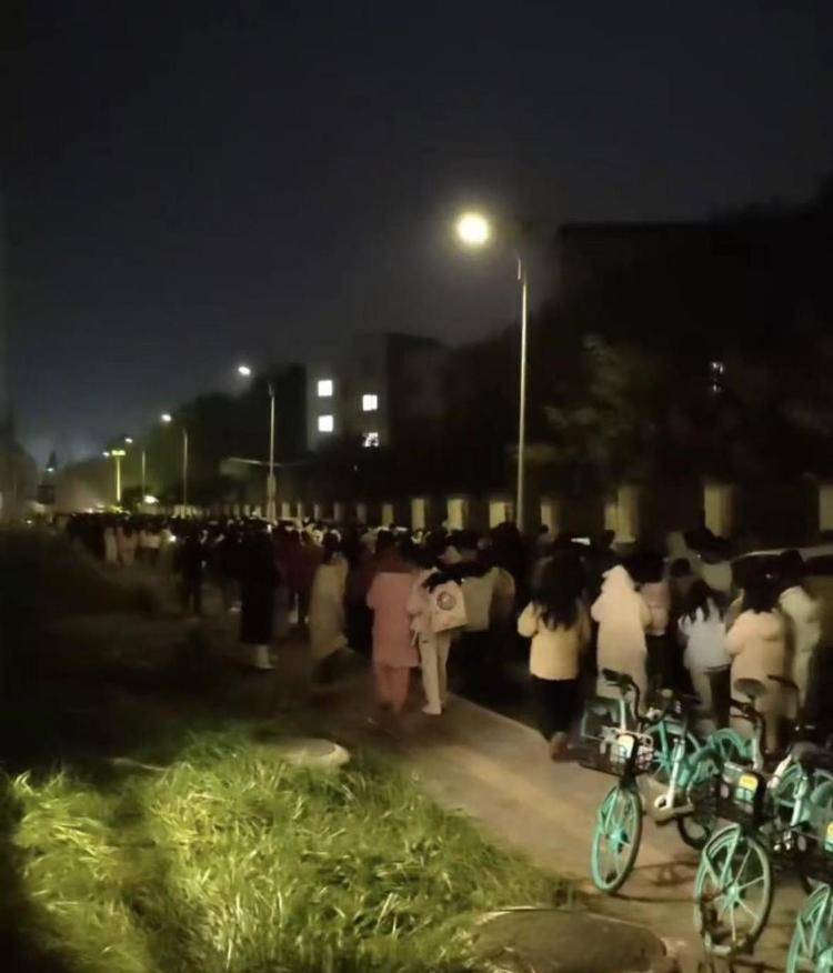 多伦多猛龙 vs 波特兰开拓者
_贵州医科大学多名学生半夜被疏散多伦多猛龙 vs 波特兰开拓者
,校方:宿舍楼出现燃气泄漏