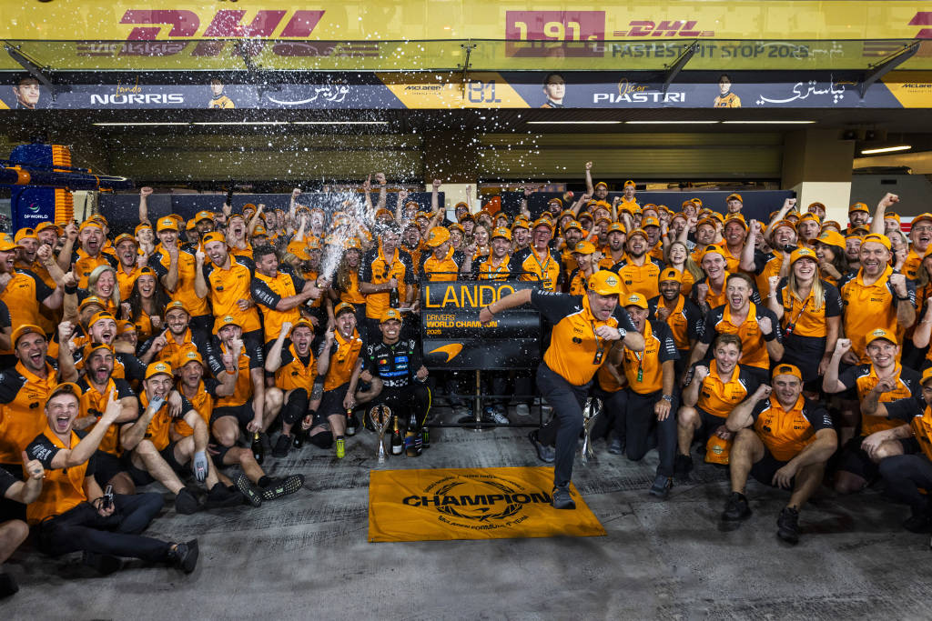 乌兹别克斯坦足球
_诺里斯首夺F1车手总冠军乌兹别克斯坦足球
,维斯塔潘虽败犹荣