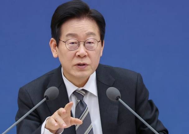 皇冠信用网怎么申请
_韩国总统李在明谈汉字教育皇冠信用网怎么申请
,提到中国古籍《千字文》