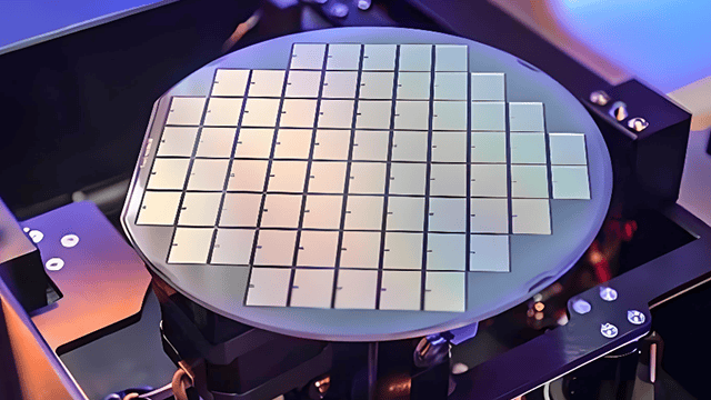 如何申请到皇冠信用_成功逆向ASML 中国首台EUV光刻机原型机组装