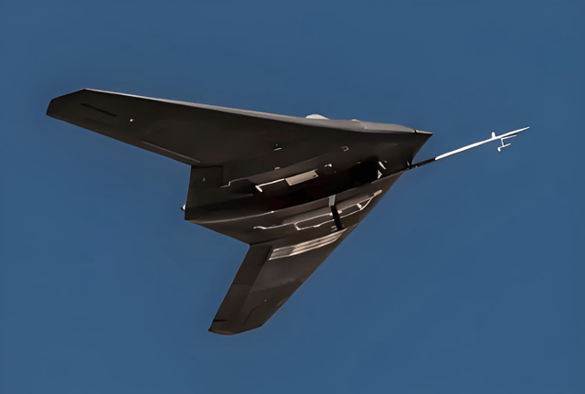 皇冠2登录welcome_睡梦中的“斩首”：马杜罗为何没能跑进那道钢门皇冠2登录welcome？细节骇人听闻