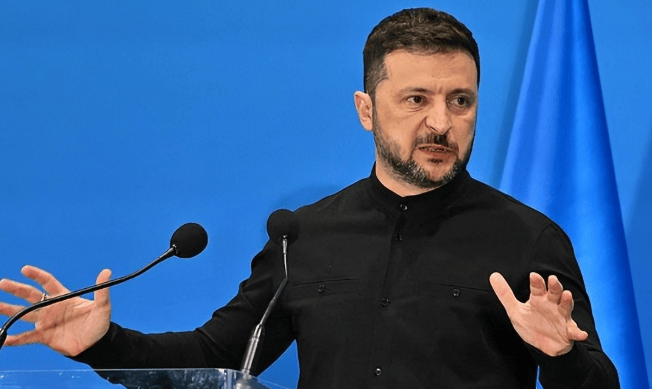 皇冠mos022_第18次续命皇冠mos022，乌克兰最高拉达批准，泽连斯基还要接着当总统，战时状态又延长90天