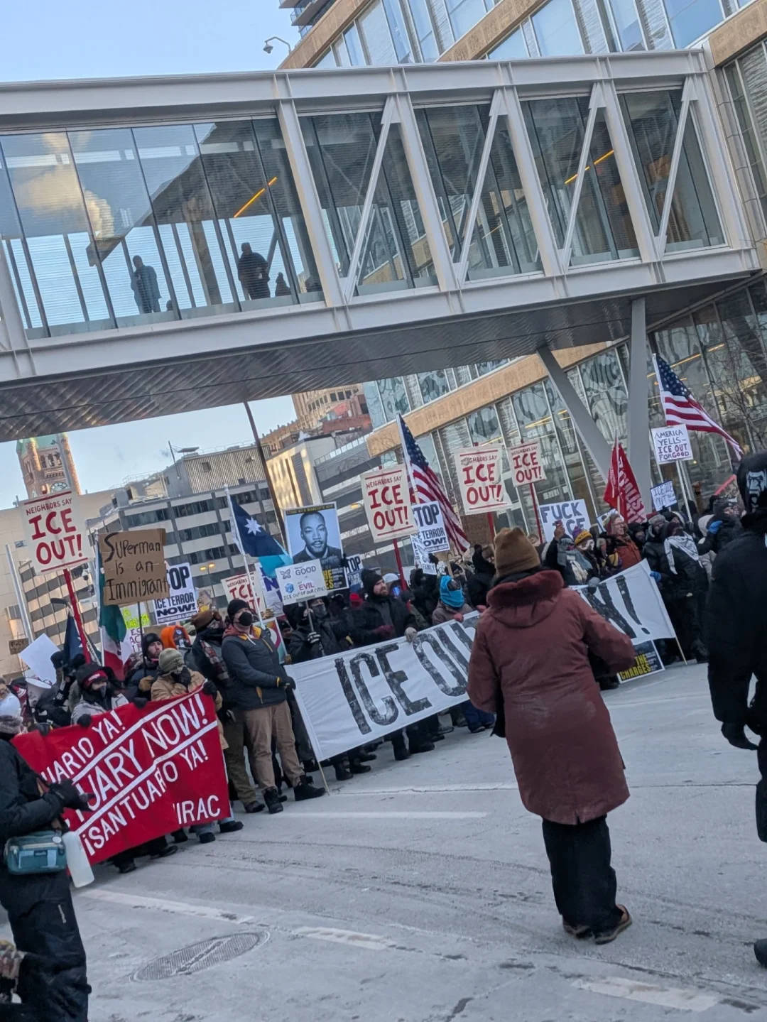 怎么申请皇冠信用网_ICE来了就吹哨子怎么申请皇冠信用网!暴力执法中的明州之冬与零下20°C的SOS