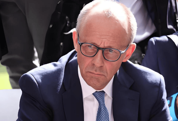 皇冠信用网怎么申请_在中国待了两天一夜皇冠信用网怎么申请,德国总理默茨变了,完全没了之前高高在上的样子