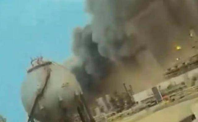 皇冠信用网代理 _第15轮反击来了！伊朗摧毁美国指挥中心皇冠信用网代理 ，头号强援也就位，特朗普无奈改口了