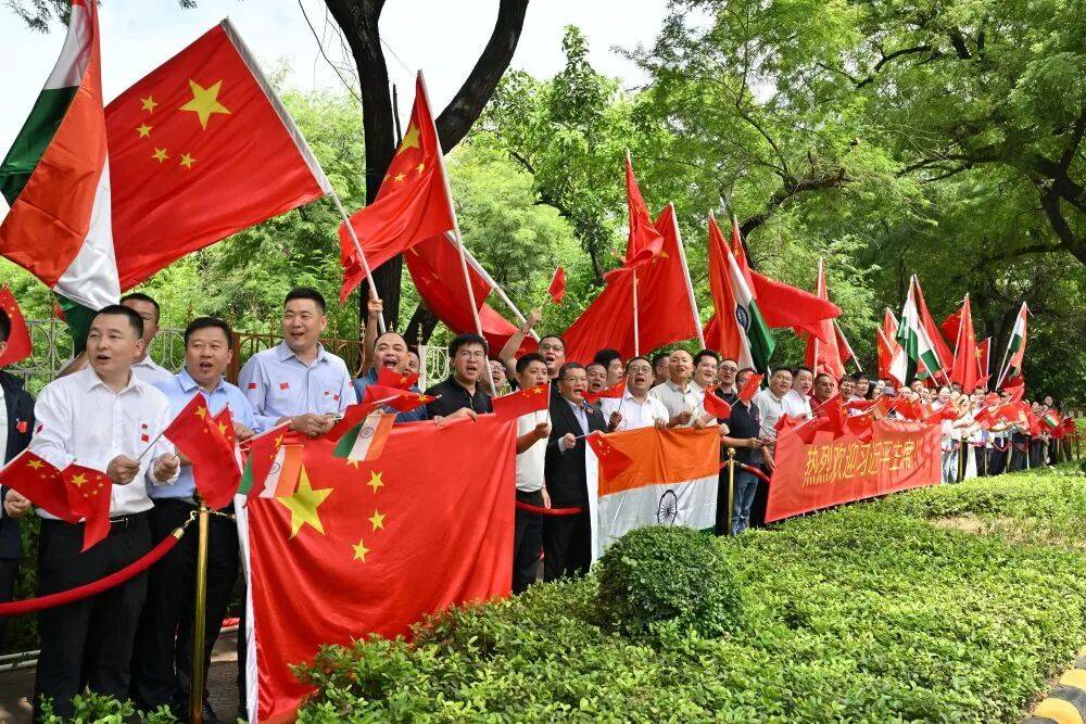 皇冠信用网结算日_习近平抵达新德里皇冠信用网结算日，高清大图来了！