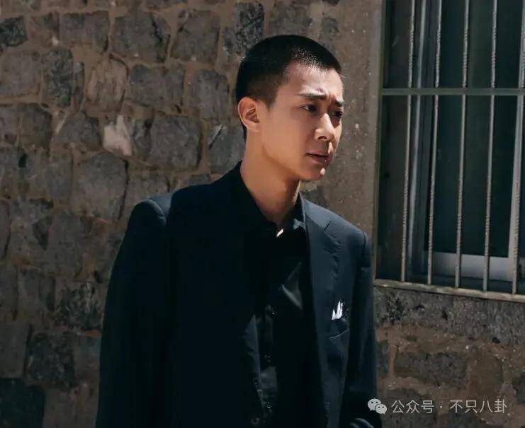 皇冠登3管理出租_她好像真的未婚先孕了皇冠登3管理出租?全网都在猜孩子生父是谁