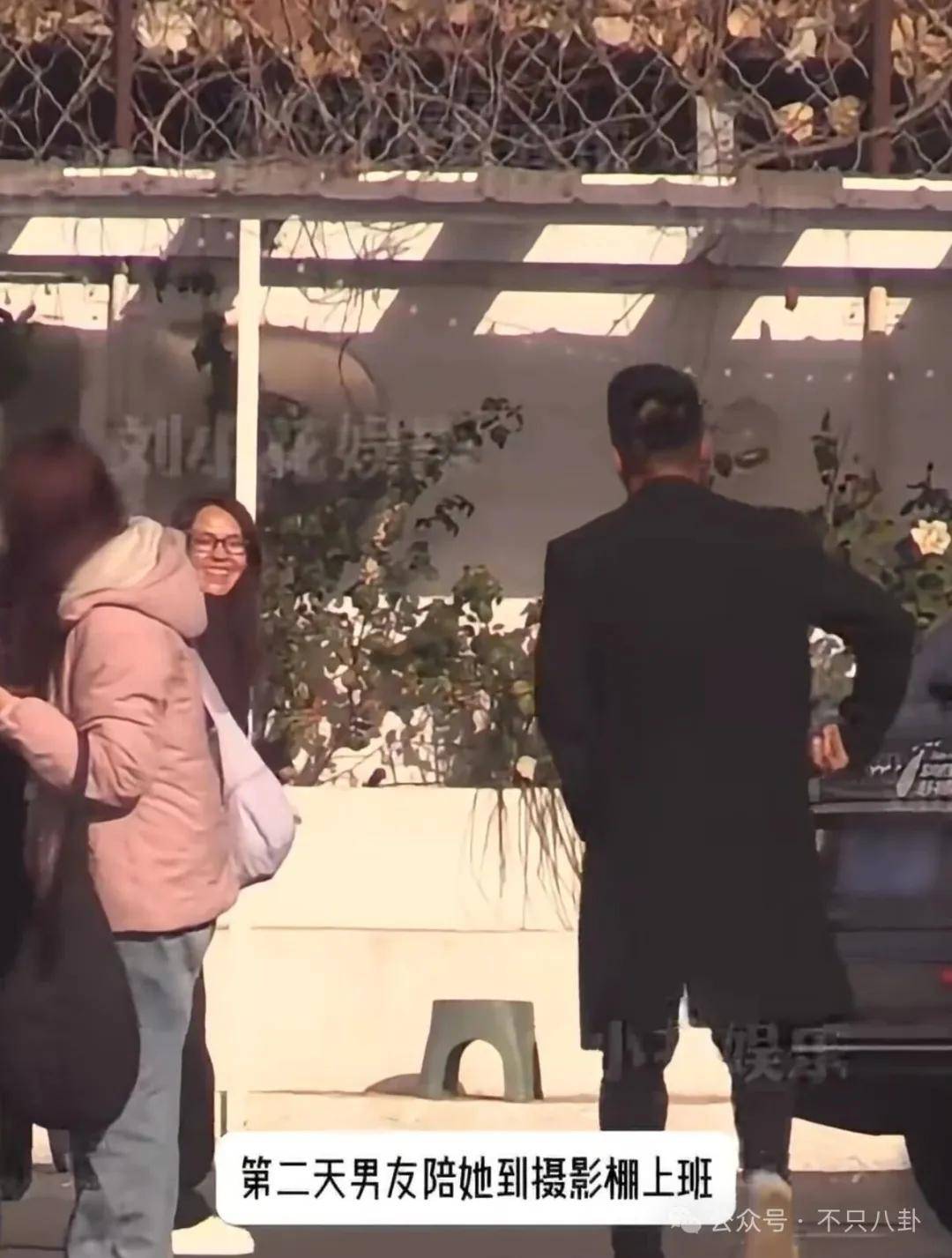 皇冠登3管理出租_她好像真的未婚先孕了皇冠登3管理出租?全网都在猜孩子生父是谁