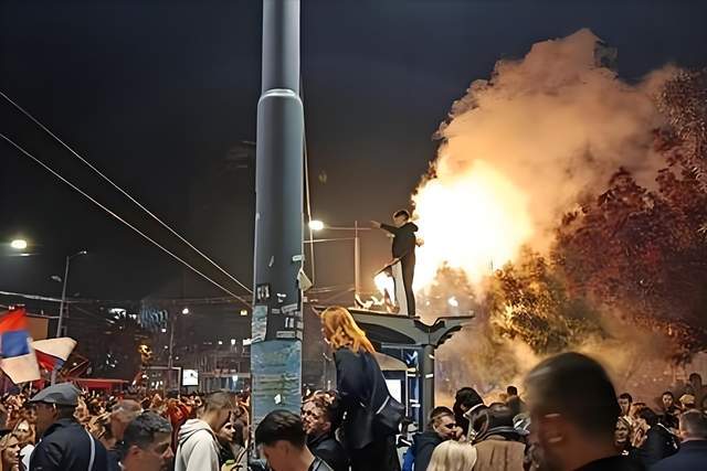 皇冠tg @xinyongwang_掀翻武契奇的那天皇冠tg @xinyongwang，可能是他们最风光、也最危险的一天